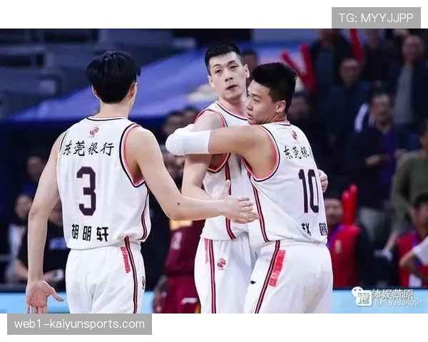 深圳男篮场均助攻21.3次 团队配合提升进攻效率